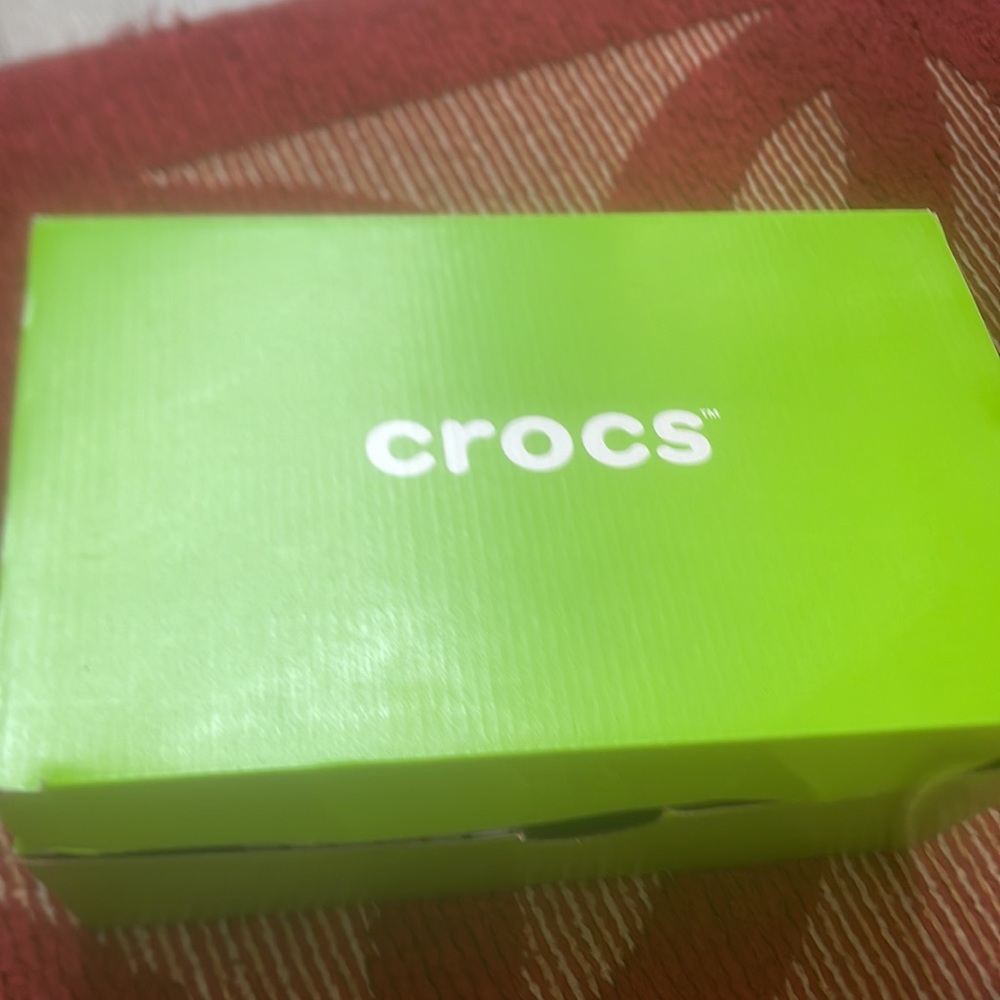 Women Crocs - Picture 2 of 3